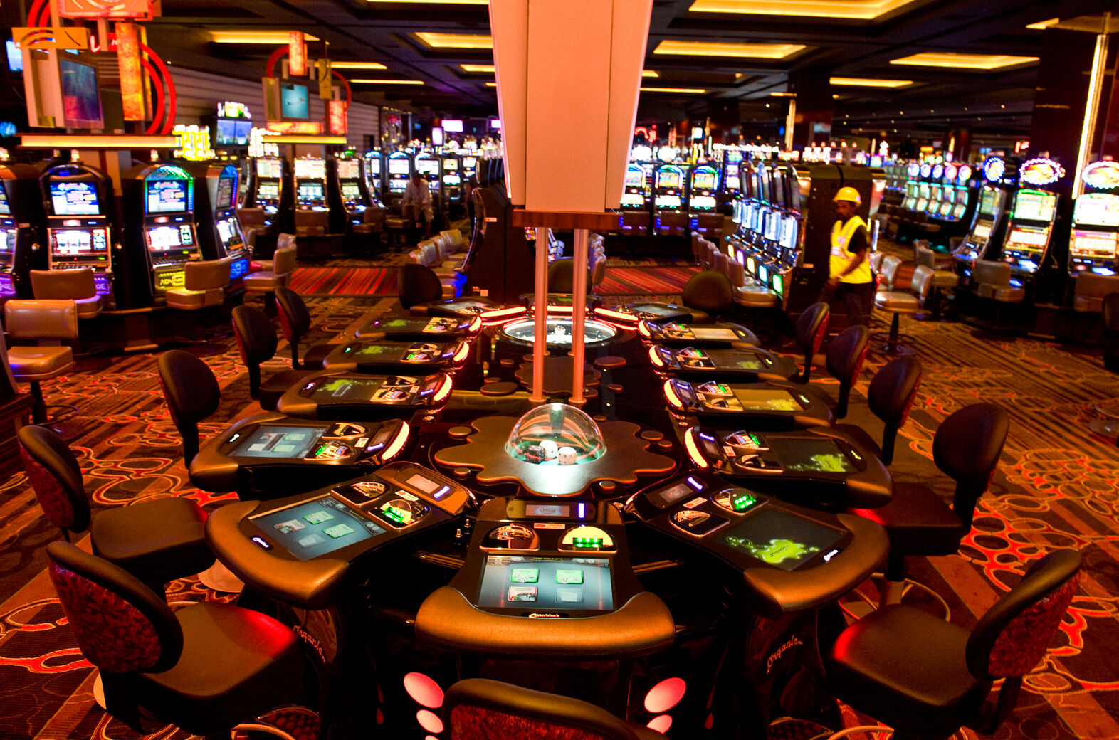 Canlı Casino: Dijital Dünyada Gerçek Oyun Deneyimi